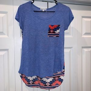 Women’s fashion shirt
